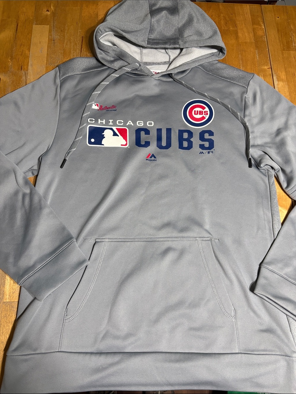 Majestic Chicago Cubs Gray Hoodie